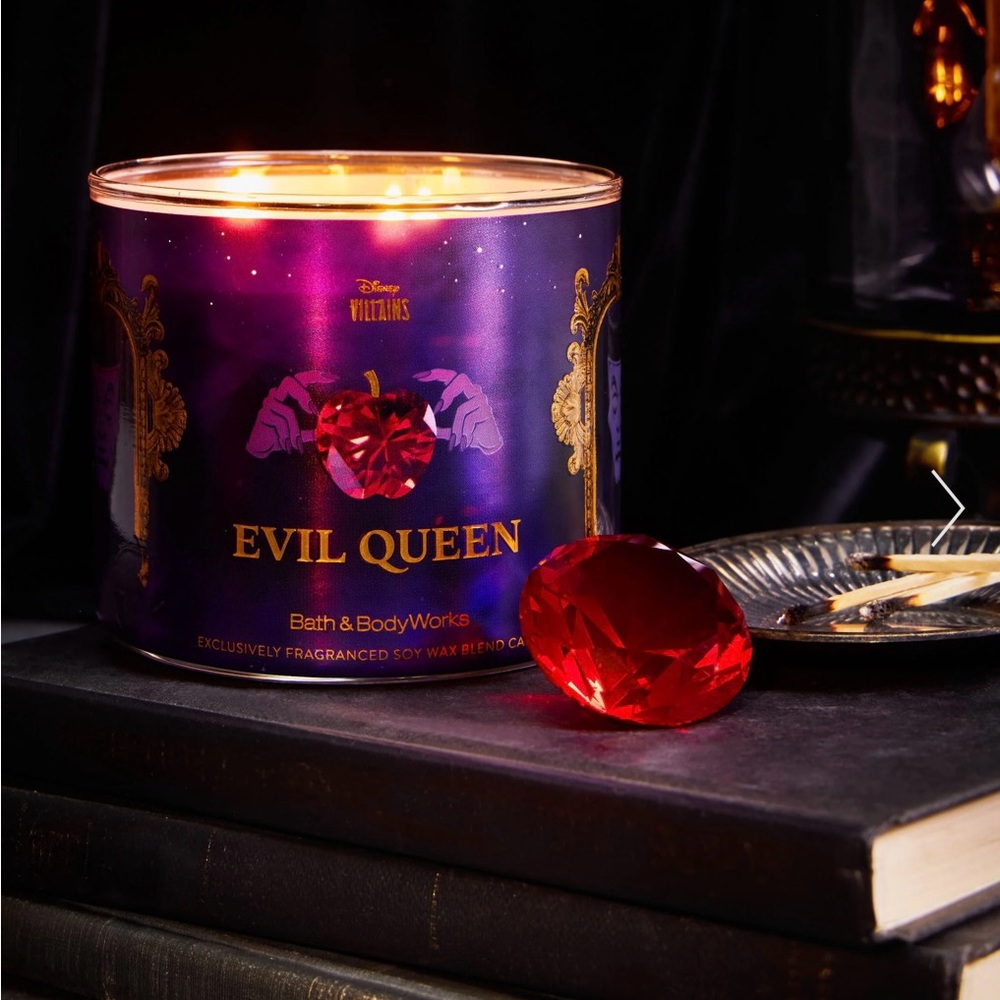 🍎✨ Bath & Body Works x Disney Villains – Evil Queen 3-Wick Candle (Limited) ✨🍎